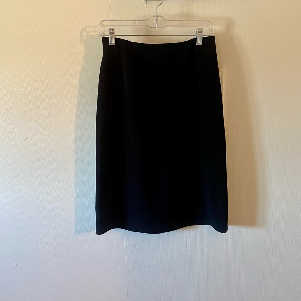 La Belle Juniors Knee-Length Black Skirt Size 7